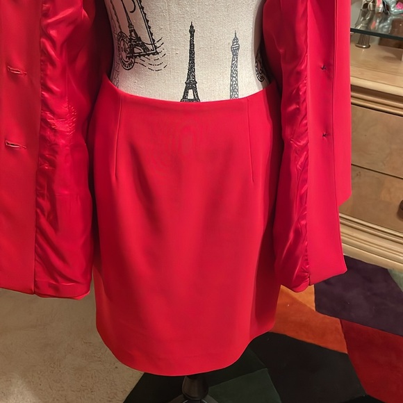 DL Deborah Laws Vintage Red 2 pc Jacket/Skirt Suit-Size 6- Detachable Fur Collar - Picture 4 of 8